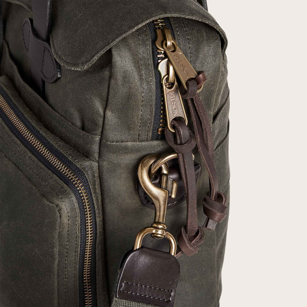 Filson 24hr Tincloth Briefcase: Otter Green