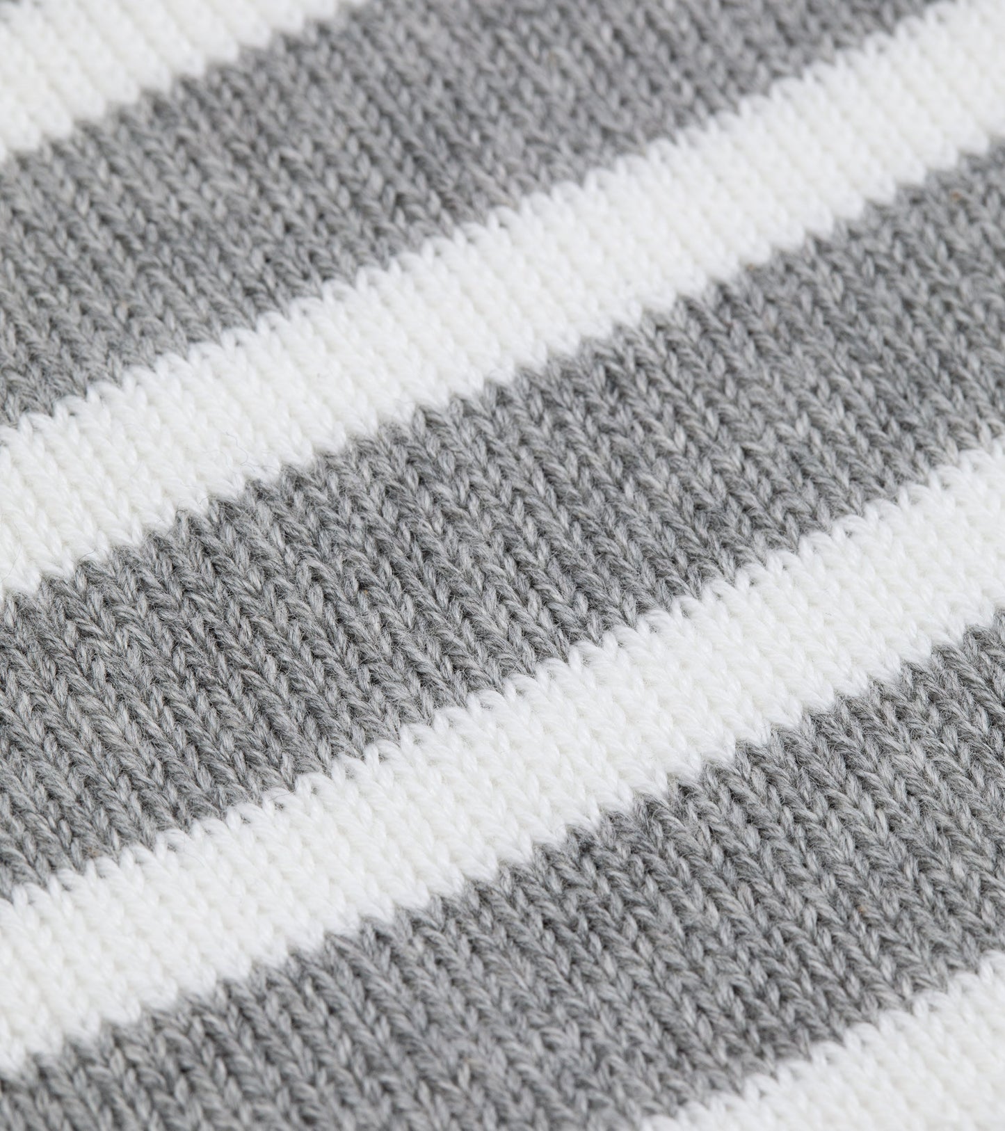 Tabio Wide Striped Crew Socks: Grey White