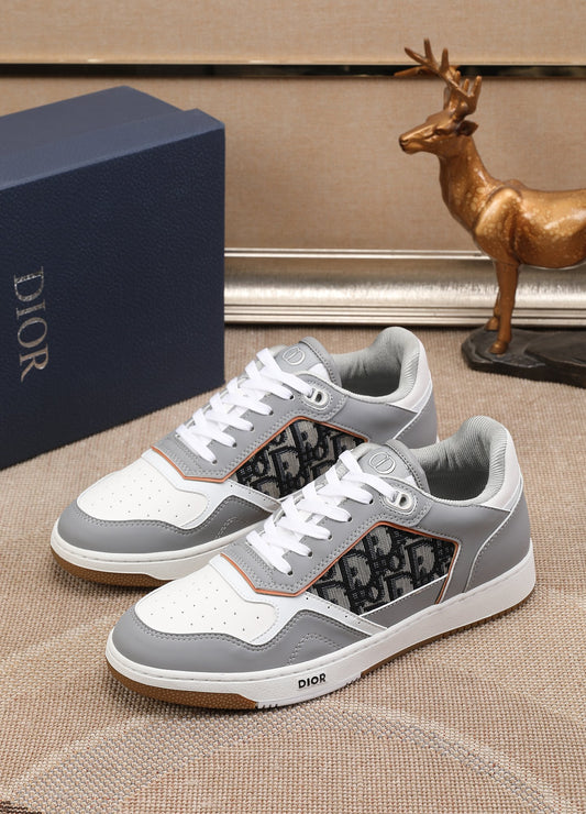 CD B27 Low Top Oblique Sneaker 1825052703